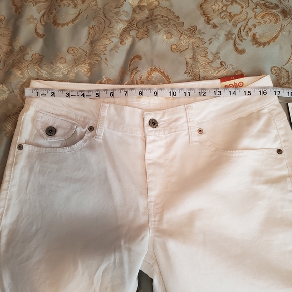 NWT No Boundaries 5 Pocket Capri Jeans, 15, White - Picture 11 of 13